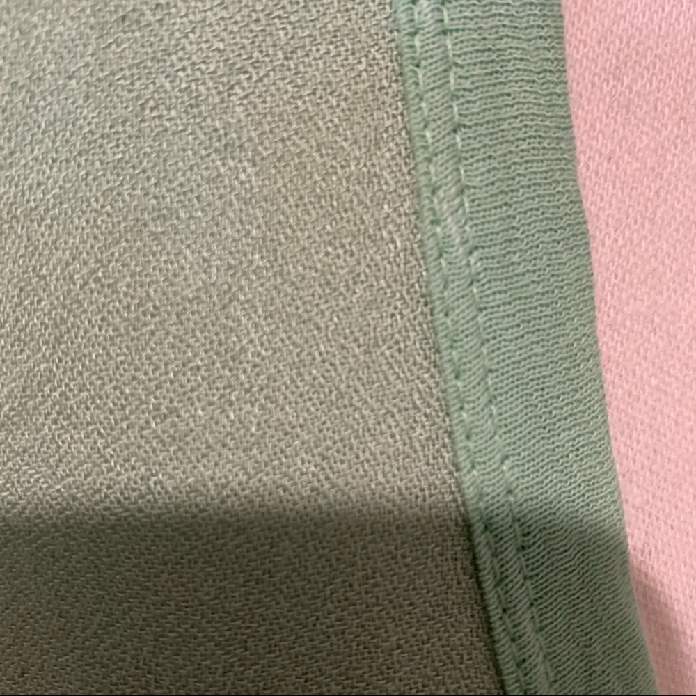 Left of center green top size XS - Picture 6 of 8